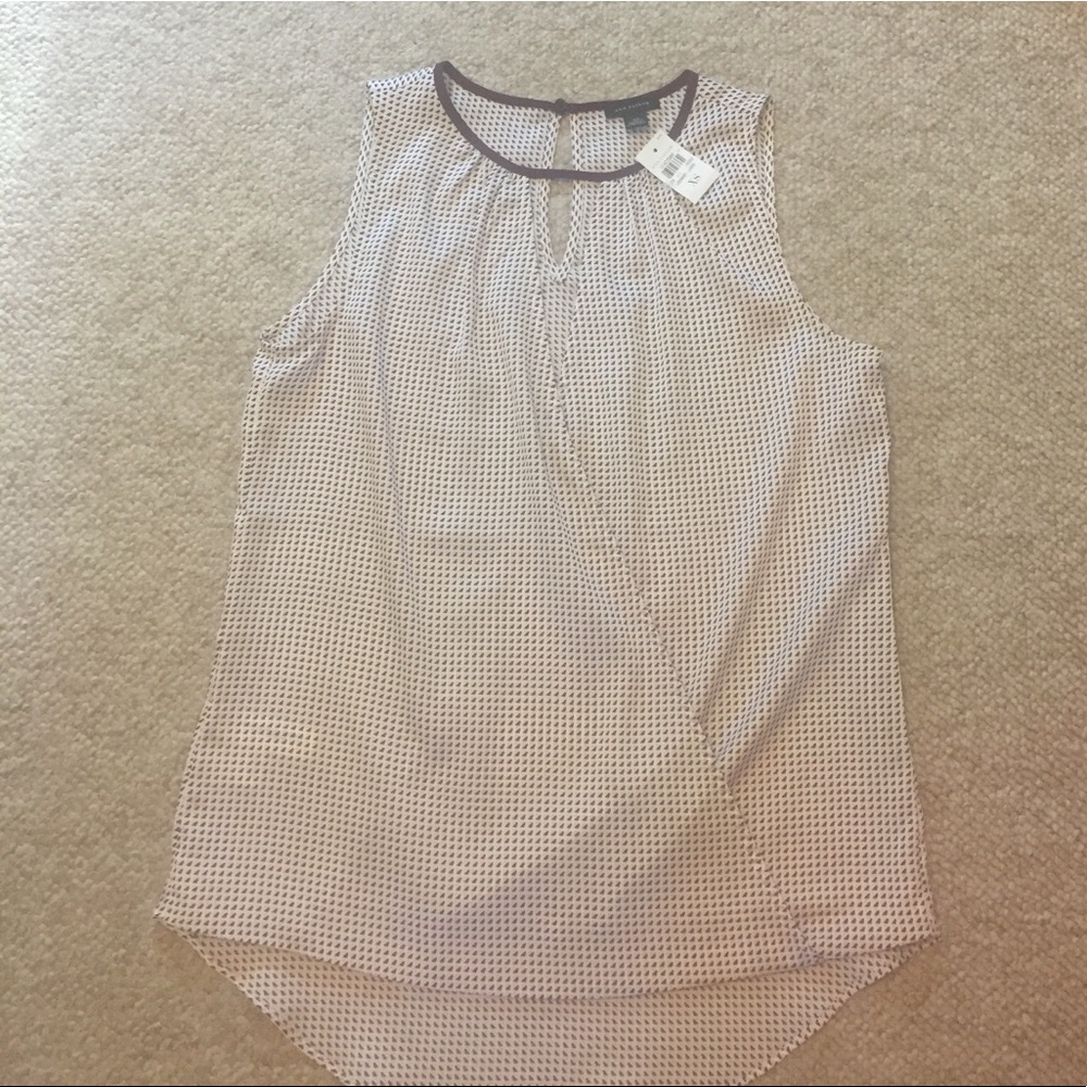 Ann Taylor Sleeveless Blouse! NWT🛍 - Picture 3 of 6